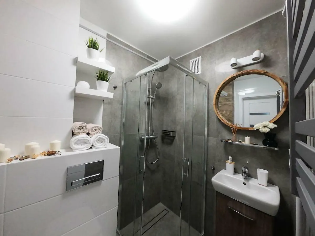New Apartment - 300 M Town Hall - 3 Rooms - 7 People Breslavia